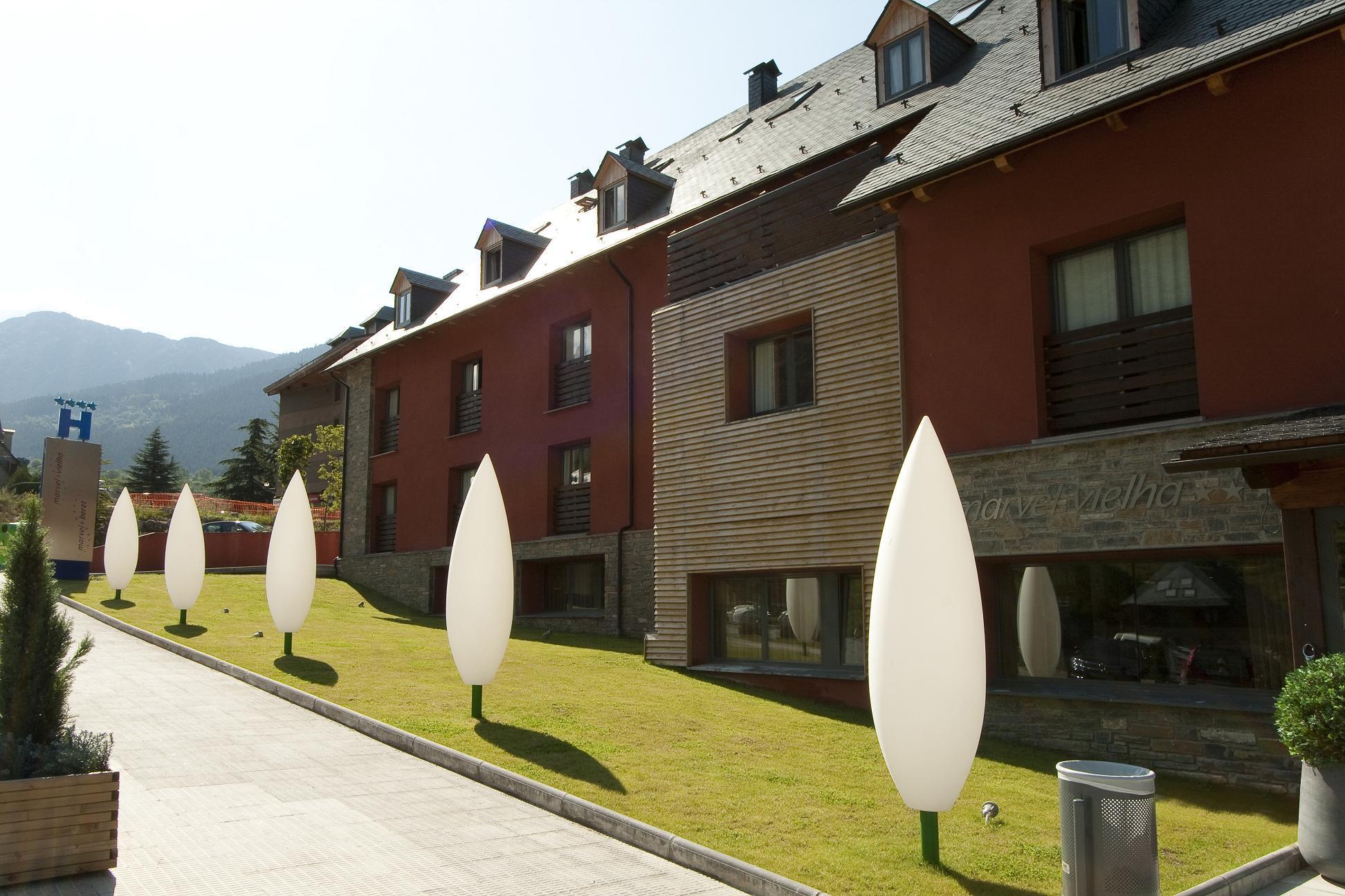 Nubahotel Веля Екстериор снимка